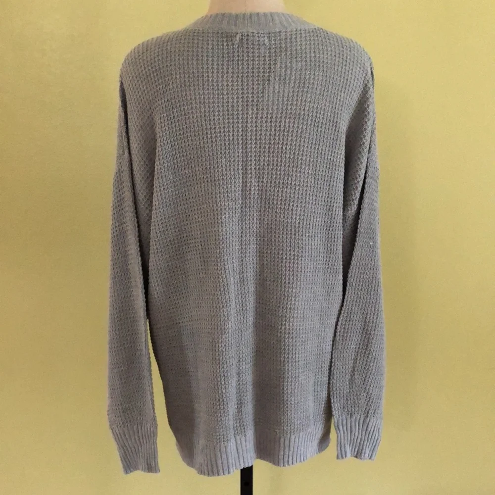 🔥NWT🔥 American Eagle Outfitters Women’s Oversized Henley Sweater - Picture 3 of 8